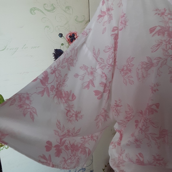 Polly & Ester Top. - Picture 7 of 10